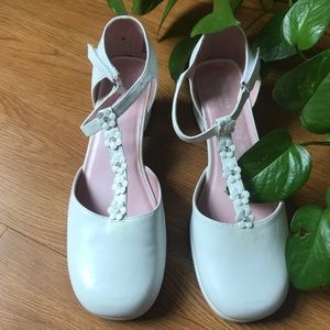 Girls T-Strap Heels. White. Size 5.